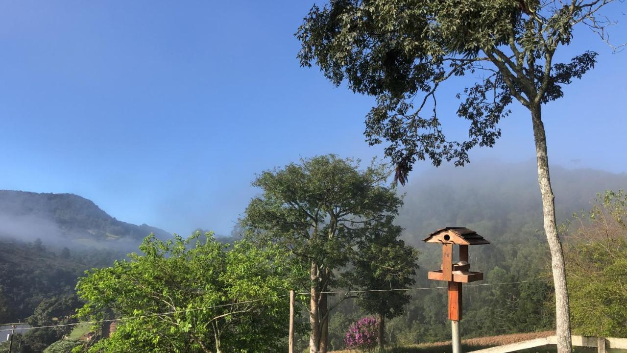 Pousada Pedra Da Mata Chales Na Montanha Munhoz Ngoại thất bức ảnh